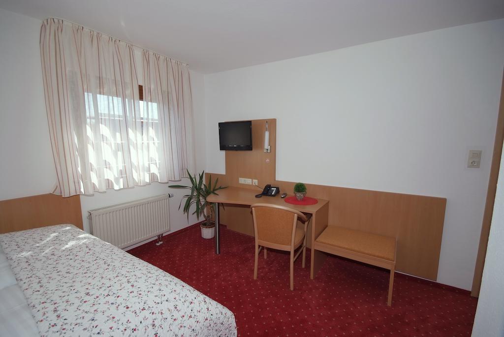 Loewen Hotel & Restaurant Wendlingen am Neckar Habitación foto